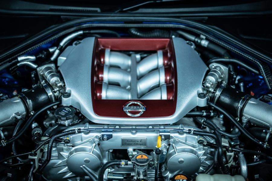 Моторный отсек Nissan GT-R 50th Anniversary (R35) 2019 года  (JP) (фото 41 из 41)